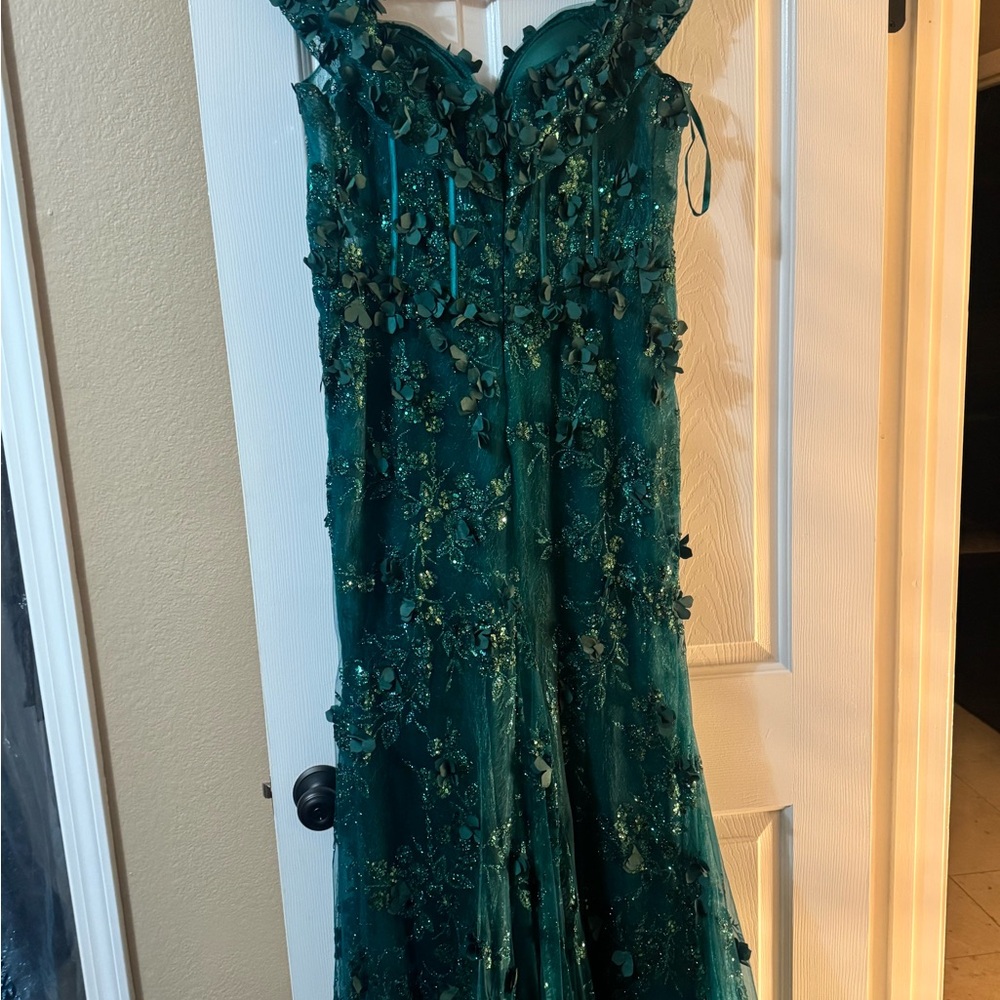 Elegant Green Evening Gown